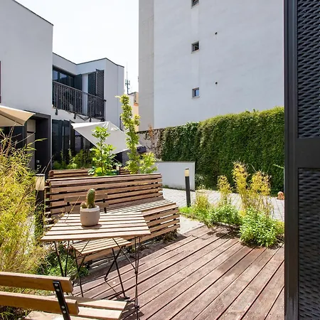 With Garden And Terrace Near Termini Ferienhaus *