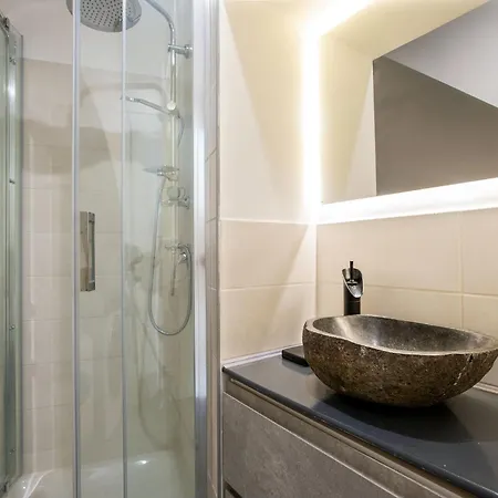 With Garden And Terrace Near Termini *