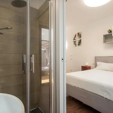 With Garden And Terrace Near Termini Ferienhaus *