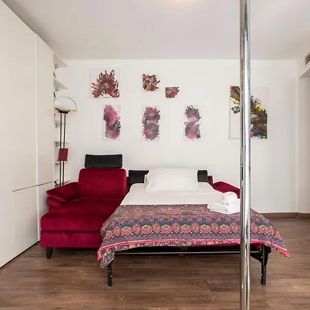With Garden And Terrace Near Termini * Rom