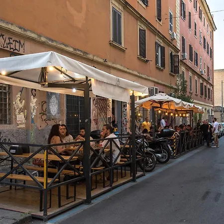 With Garden And Terrace Near Termini Ferienhaus