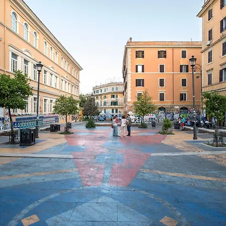 With Garden And Terrace Near Termini Ferienhaus *