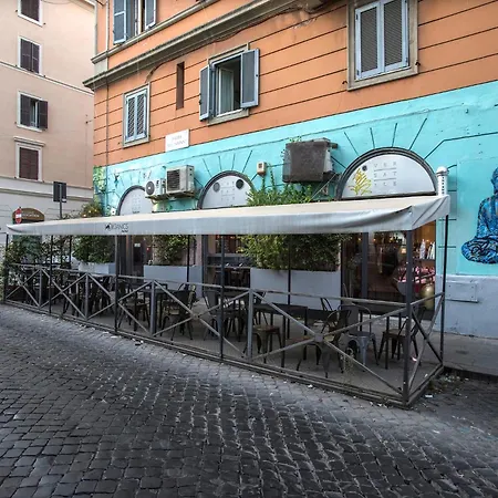 With Garden And Terrace Near Termini Ferienhaus Rom