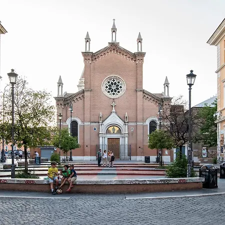 With Garden And Terrace Near Termini Rom